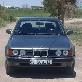 BMW 7 Series 1990