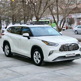 Toyota Highlander 2020