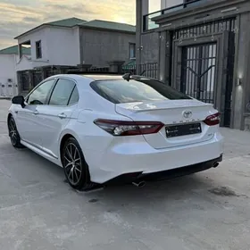 Toyota Camry 2018