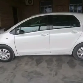 Toyota Yaris 2010