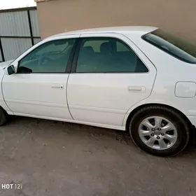 Toyota Camry 2000