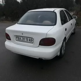 Hyundai Elantra 1995