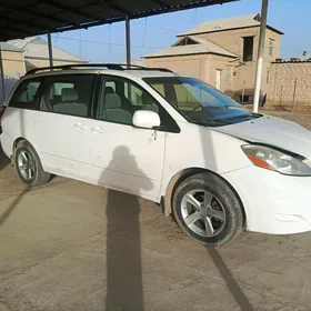 Toyota Sienna 2005