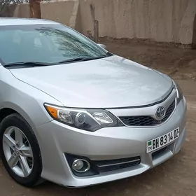 Toyota Camry 2014