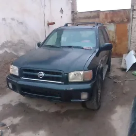 Nissan Pathfinder 2000