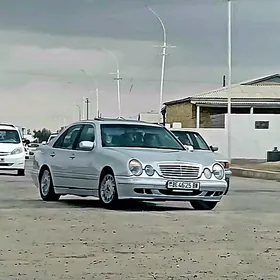 Mercedes-Benz C320 2001