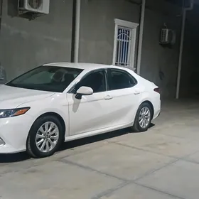 Toyota Camry 2018