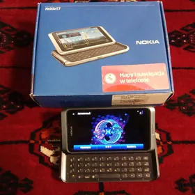 Nokia E7