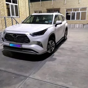 Toyota Highlander 2021