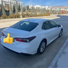 Toyota Camry 2021