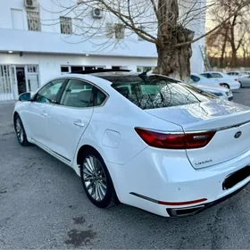 Kia Cadenza 2018