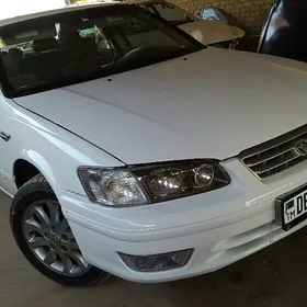 Toyota Camry 2000