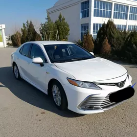 Toyota Camry 2021