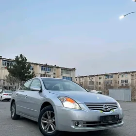 Nissan Altima 2010