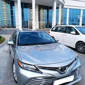 Toyota Camry 2020