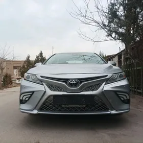 Toyota Camry 2018