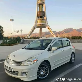 Nissan Versa 2011