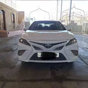 Toyota Camry 2020