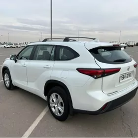 Toyota Highlander 2022