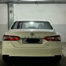 Toyota Camry 2018