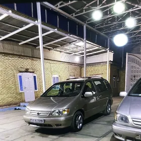 Toyota Sienna 2002