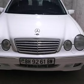 Mercedes-Benz E320 2000