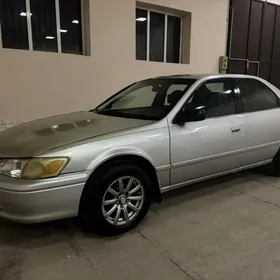 Toyota Camry 2000