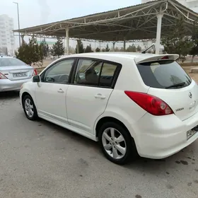 Nissan Versa 2011