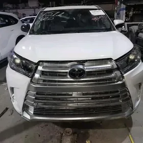 Toyota Highlander 2019