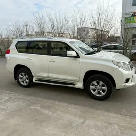 Toyota Land Cruiser Prado 2013