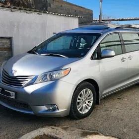 Toyota Sienna 2015