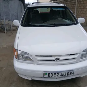 Toyota Sienna 2002