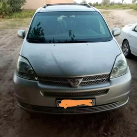 Toyota Sienna 2004