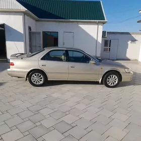 Toyota Camry 2000