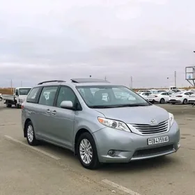 Toyota Sienna 2016