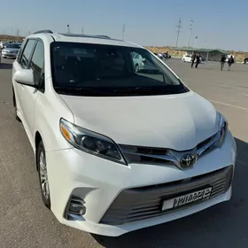 Toyota Sienna 2020