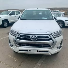 Toyota Hilux 2024