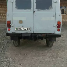 UAZ 452 1982