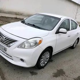 Nissan Versa 2012