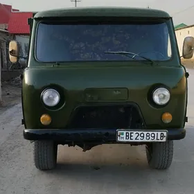 UAZ 452 1980