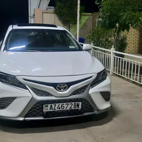 Toyota Camry 2019