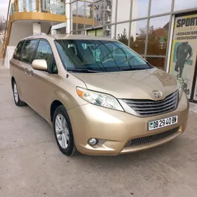 Toyota Sienna 2011