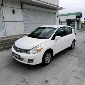 Nissan Versa 2012