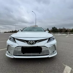 Toyota Camry 2018