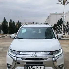 Mitsubishi Outlander 2022