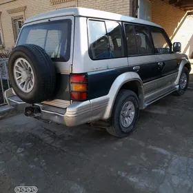 Mitsubishi Pajero 1991