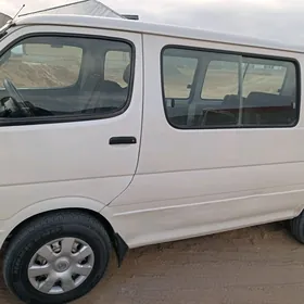 Toyota Hiace 2004