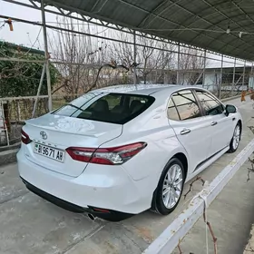 Toyota Camry 2019