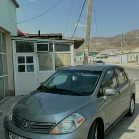 Nissan Versa 2010