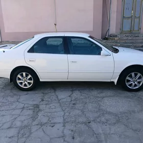 Toyota Camry 2001